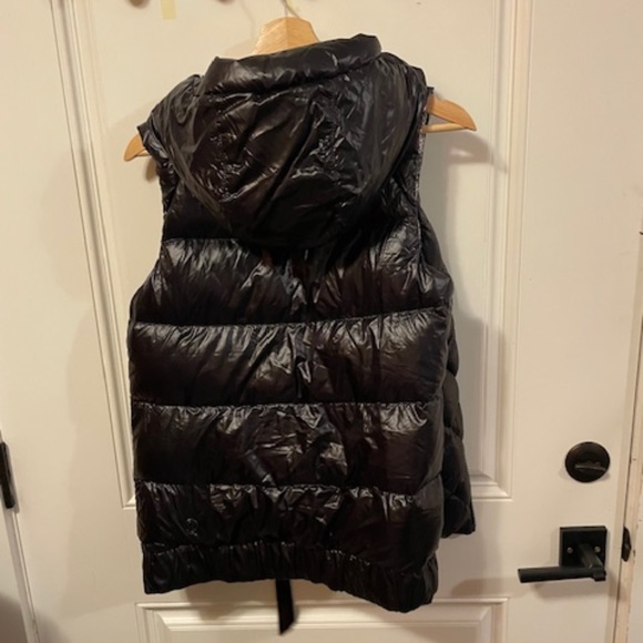 LULULEMON PIFFER VEST - Picture 2 of 3